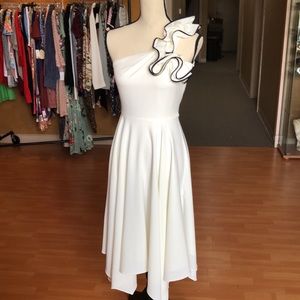 Halston Heritage gown white with black trimmed ruffle